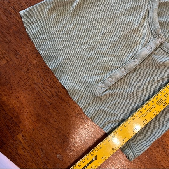 American Eagle Aerie cutoff olive color ribbed tank top size small - Picture 6 of 8